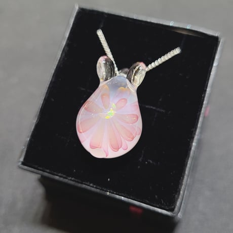 【春限定】桜うさぎのペンダント(三日月オパール入り)-727