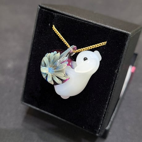 うさぎと雪の華のペンダント-865