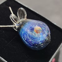 宇宙うさぎのペンダント-