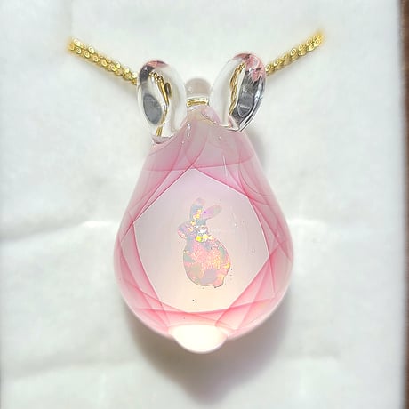 うさぎのペンダント(格子模様/うさぎ型オパール入り)-856
