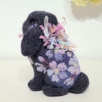 ［羊毛マスコット］玉兎《夜桜》