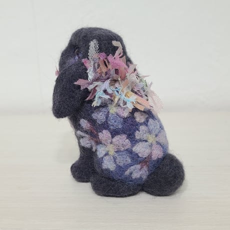 ［羊毛マスコット］玉兎《夜桜》