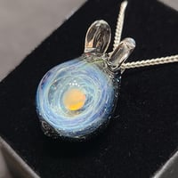宇宙うさぎのペンダント-