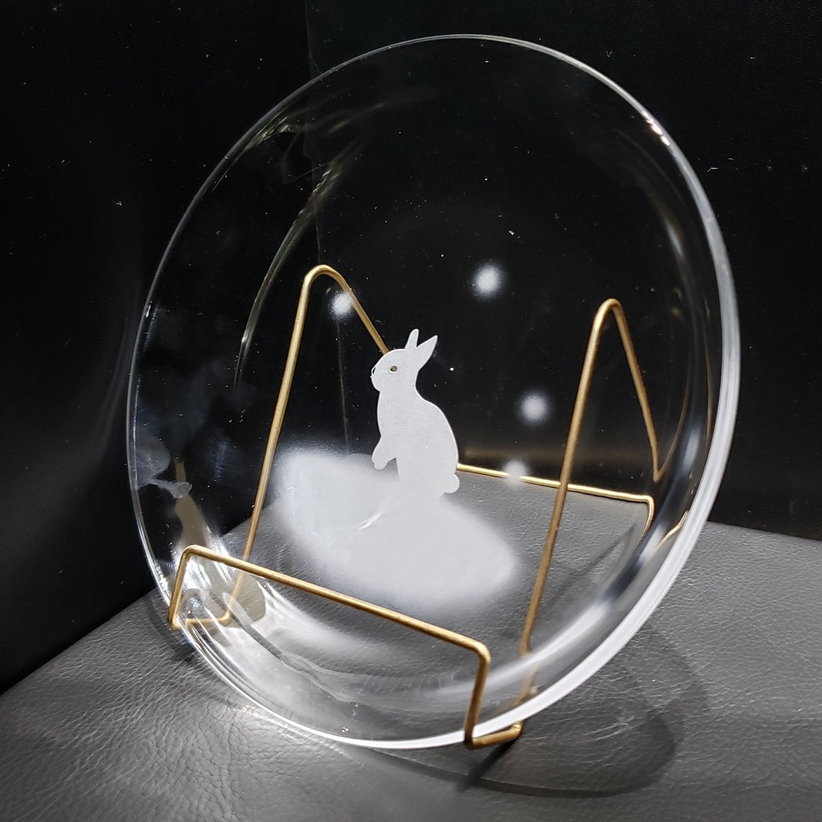 ガラス小皿【雪のうさぎたち 立ち姿】 | rabbica ONLINE STORE