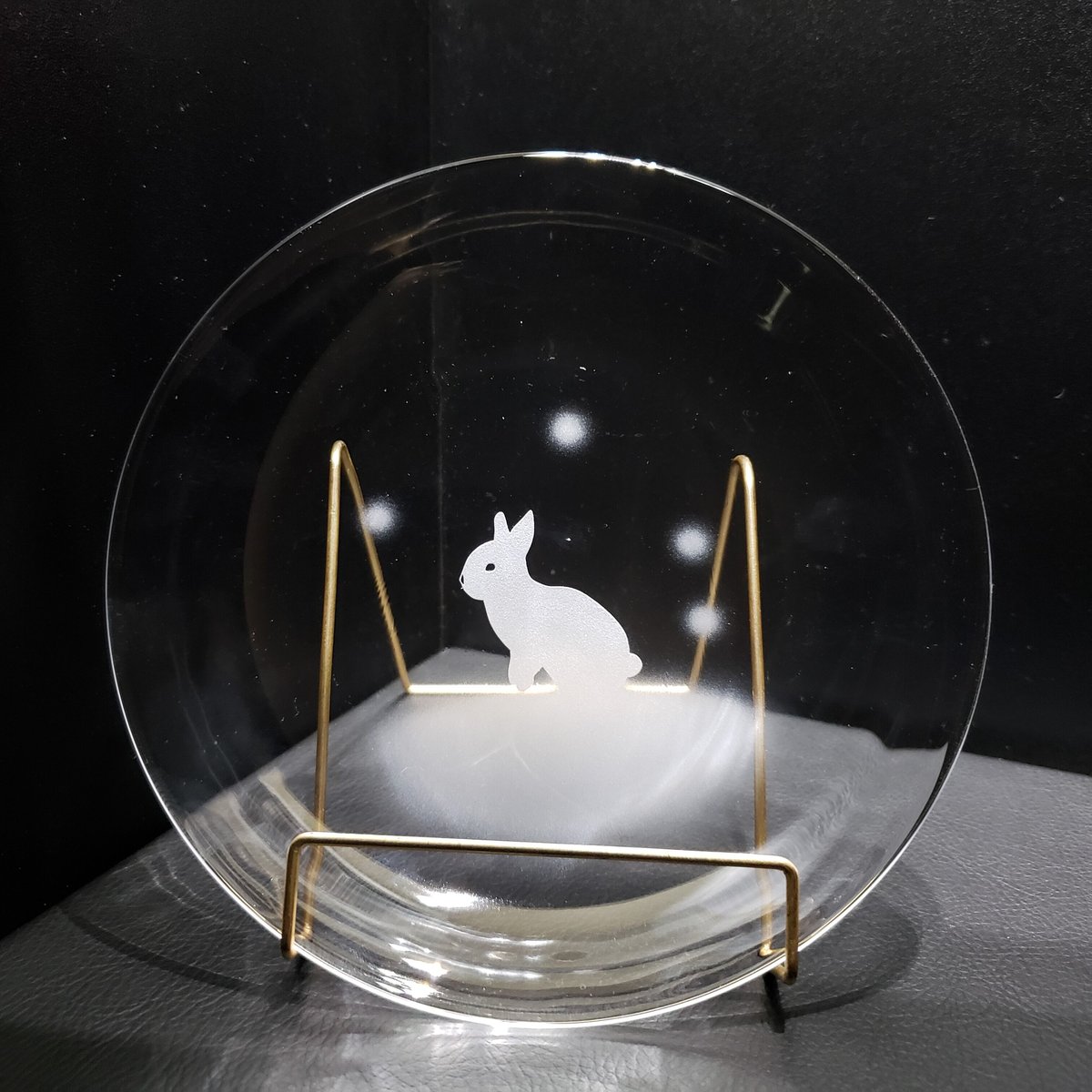 ガラス小皿【雪のうさぎたち 立ち姿】 | rabbica ONLINE STORE