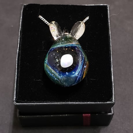 宇宙うさぎのペンダント-654