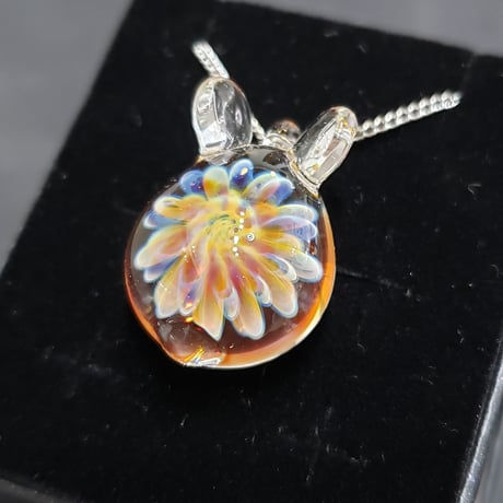 お花うさぎのペンダント₋393