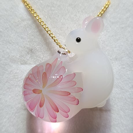 うさぎと桜のペンダント-734