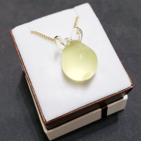 ミニうさぎのペンダント-650