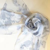 シースルーブルーフラワー