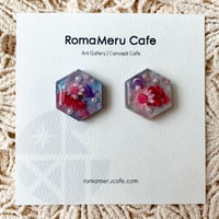 『六角形の水中花』（グレー×ブルー）ニュアンスカラー アシンメトリー ピアス / イヤリング