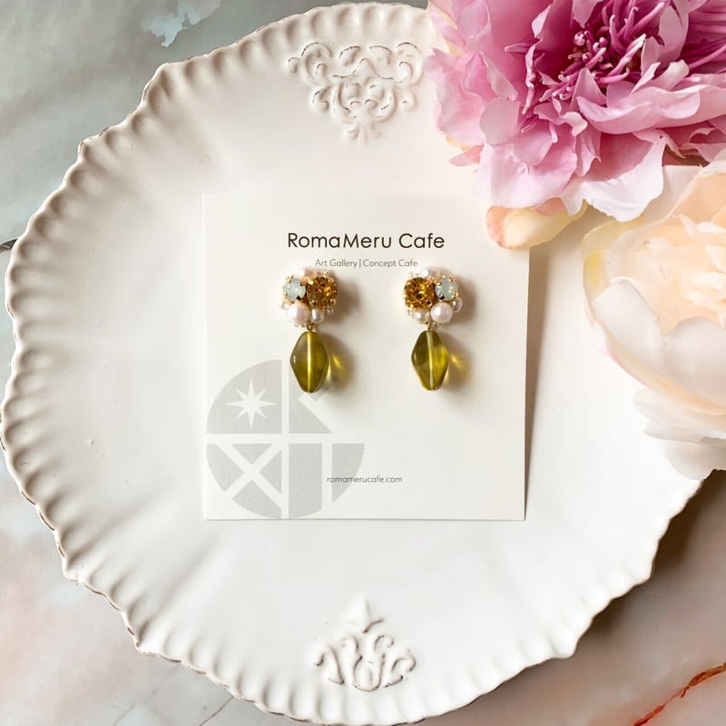 魔法の雫』（イエロー トパーズ×グリーン）スワロフスキーと淡水パール