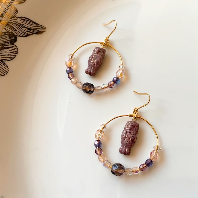 No.1187-B　【値下げ】フクロウ☆ピアス・イヤリング(パープル) フクロウとシャンデリア』（パープル）チェコビーズのピアス