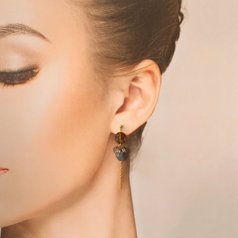 ＊ブラウンボタン　アシメントリーピアス＊ ギャラクシー 鉱物Ⅰ 』（グレー）アースカラー チェコビーズの