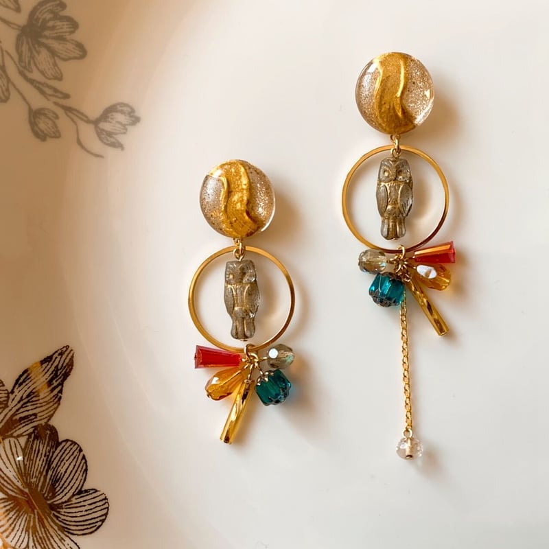 フクロウと魔法の輪』カラフル（クリスタル×カラフル）チェコビーズの