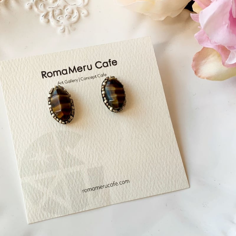 チェコビーズとビーズ刺繍（ブラウン）ピアス / イヤリング | RomaMeru 