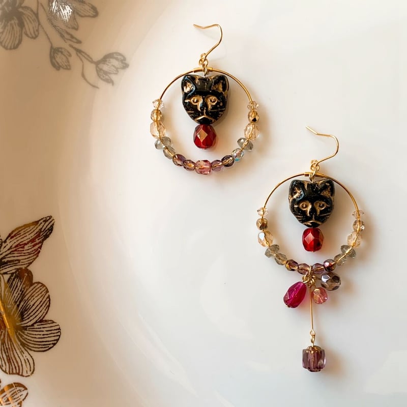 【778】チェコガラス ハンドメイド ピアス イヤリング 黒 アシンメトリー チェコガラスの蝶ロングピアス・イヤリング | peth handmade accessory