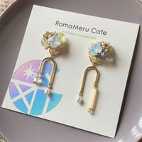 『one of a kind 〜Crystal & Czech beads〜 (lime)』クリスタル & チェコビーズ 一点物 アシンメトリー 2way ピアス/イヤリング (イエロー,グリーン)