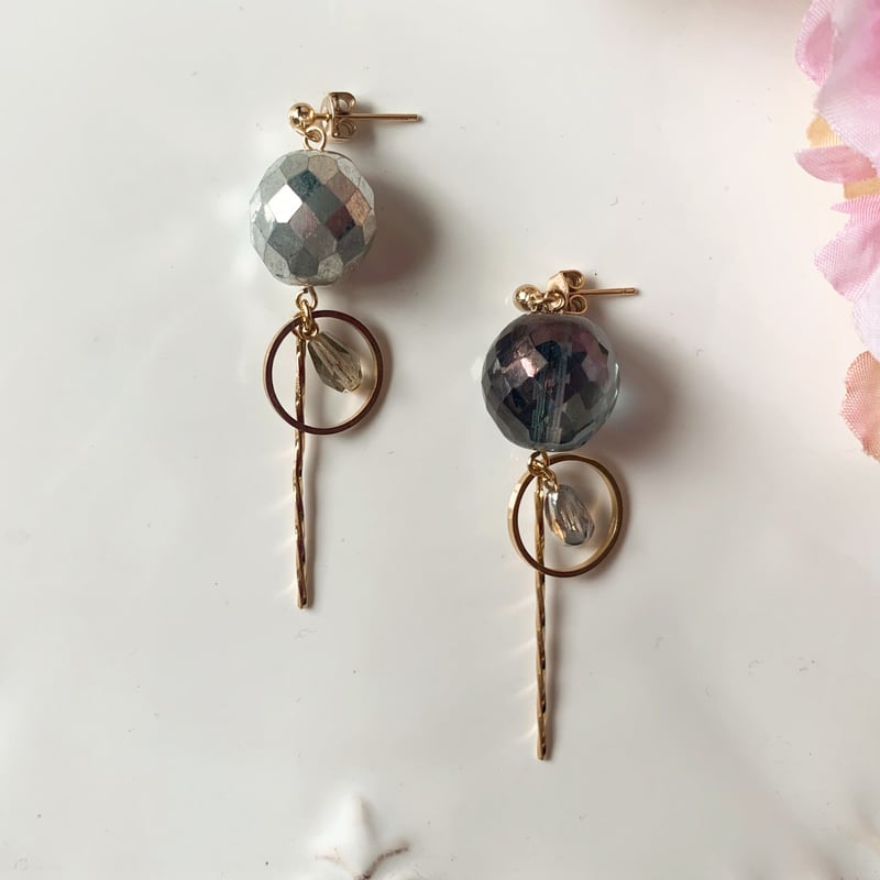 再販】クリア × シルバー アシンメトリー ハンドメイド ピアス