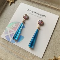 『Magic Drops-Ⅰ (魔法の雫Ⅰ)』レジン シェル × ドロップ アクリルビーズ の キラキラ ピアス/イヤリング (ピンク & ブルー)