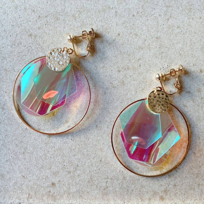 オーロラと光の輪』（レインボー）キラキラビニールとリングの