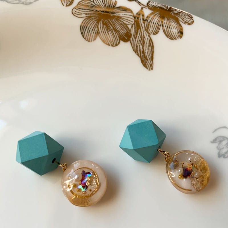 まんまるドロップ』（ホワイト×ライト ブルー）レジンとウッド