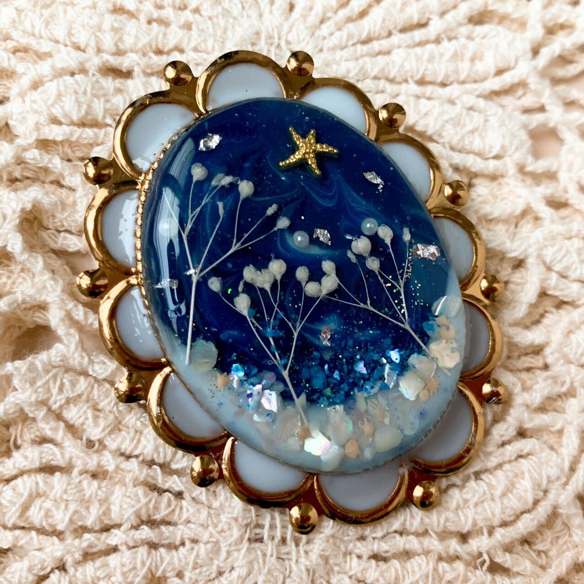 ブローチ　白兎　夕暮れ海　レジン ブローチ白兎夕暮れ海レジン