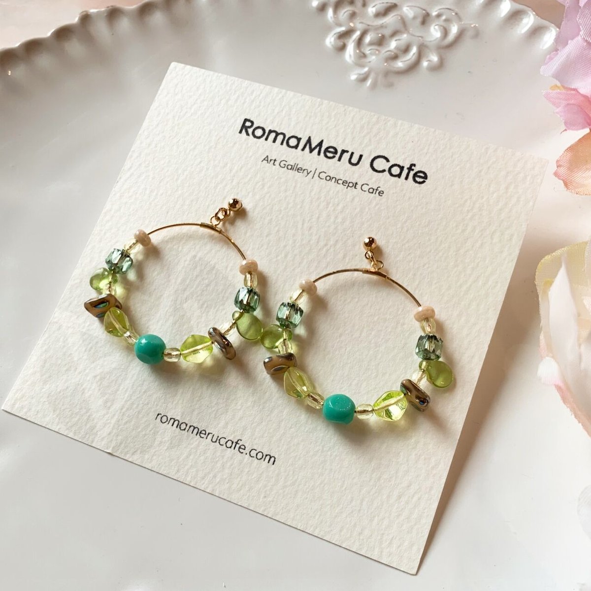 611】フープ ピアス コイン ゴールド イヤリング チェコガラス スクエア 『チェコビーズの輪』（グリーン）ワイヤー フープ