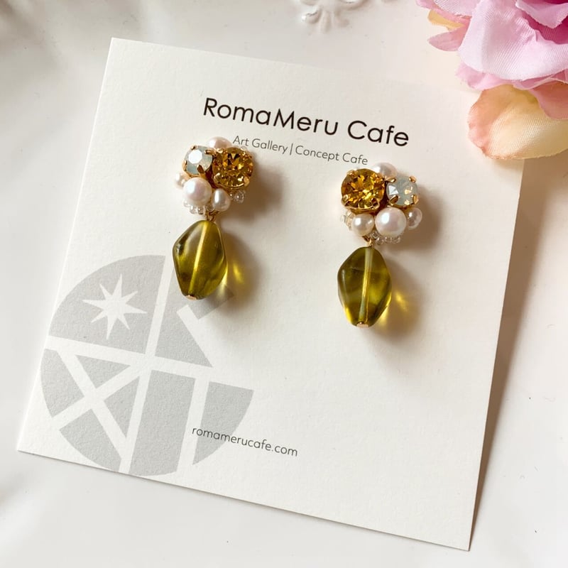 Amber Sceats ピアス ドロップ 淡水パール ゴールド 魔法の雫』(イエロー トパーズ×グリーン)スワロフスキーと淡水