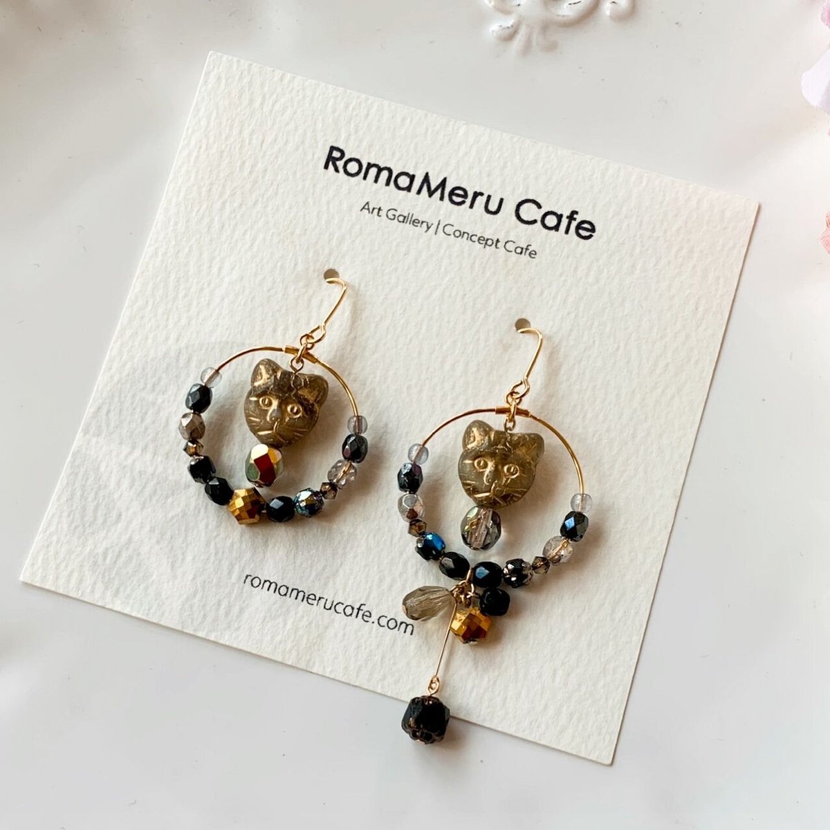 66 ブローチシリーズブラック系トカゲさん ハンドメイド ピアスor