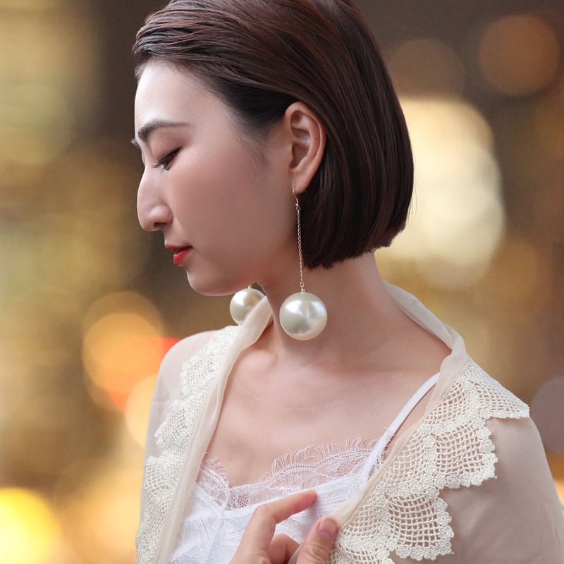 ビッグパール 耳元で揺れる大きなパールピアス | アクセサリー 