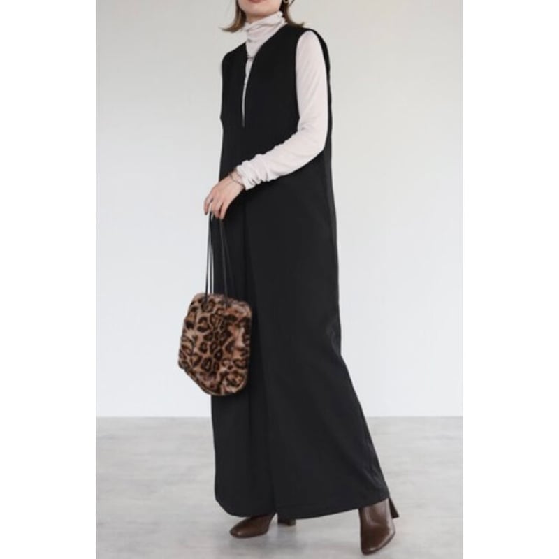 ブラック V字ネック オールインワン M