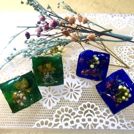 ハンドメイド　アクセサリー　イヤリング　レジン　お花 ハンドメイドお花のレジンアクセサリー | STORES