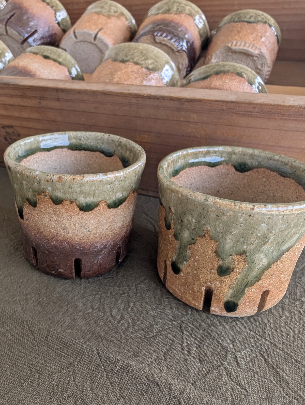 伊賀焼 オリジナルスリット入り陶器鉢 約2.5号 | 多肉植物カット苗の