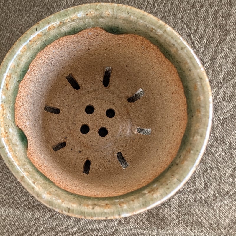 伊賀焼 オリジナルスリット入り陶器鉢 約2.5号 | 多肉植物カット苗の