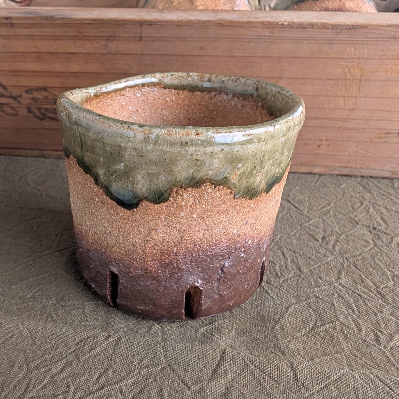伊賀焼 オリジナルスリット入り陶器鉢 約3号 | 多肉植物カット苗の通販