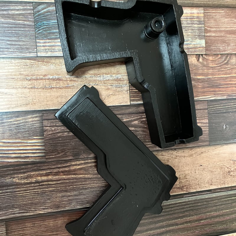 ピストル型灰皿 | A.W.L.