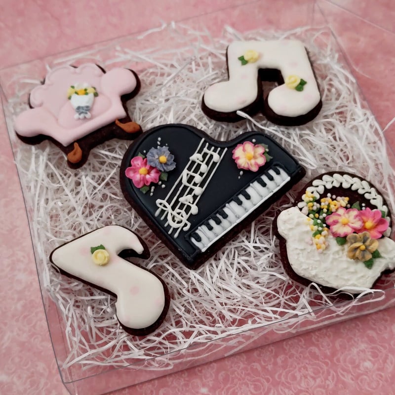 Chatty-sweets】カラー指定＆お名前入れ可能♩ ピアノアイシング