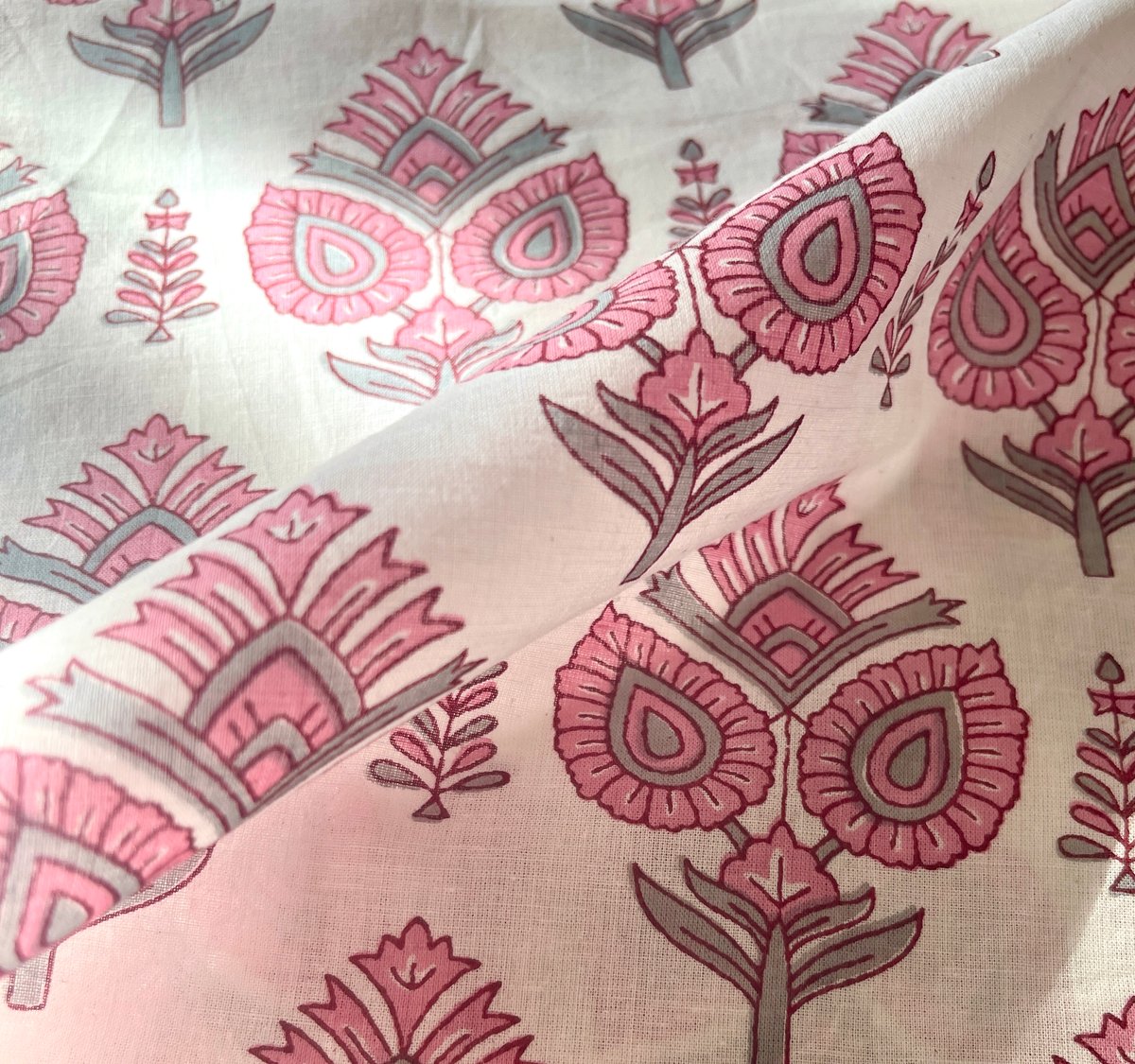 インド綿】ブロックプリント生地 ピンク花柄 | LOTUS TRADE