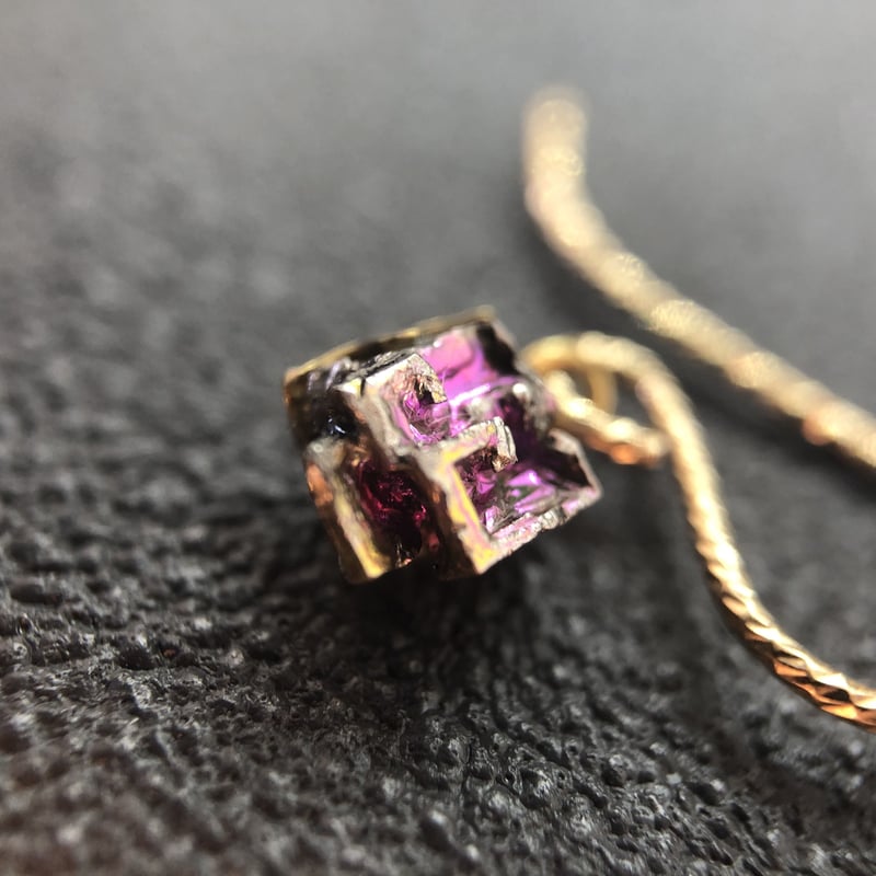 ビスマスピアス ビスマス結晶 アクセサリー ビスマス結晶 S ピアス no 