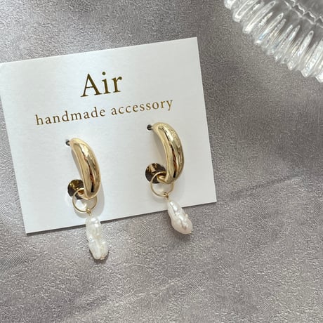 チャンキー淡水パールピアス