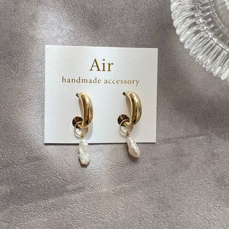 チャンキー淡水パールピアス