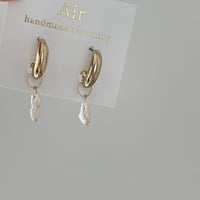 チャンキー淡水パールピアス