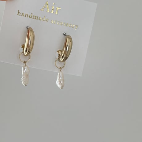 チャンキー淡水パールピアス
