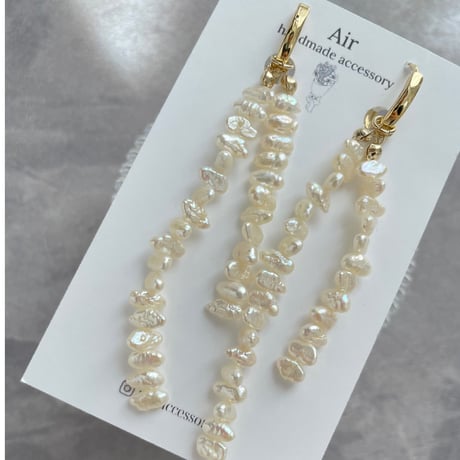 ✴︎人気アイテム✴︎淡水パールのロングピアス