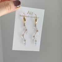 ジルコニアの華奢ピアス