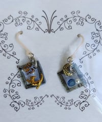 259 猫額縁ピアス