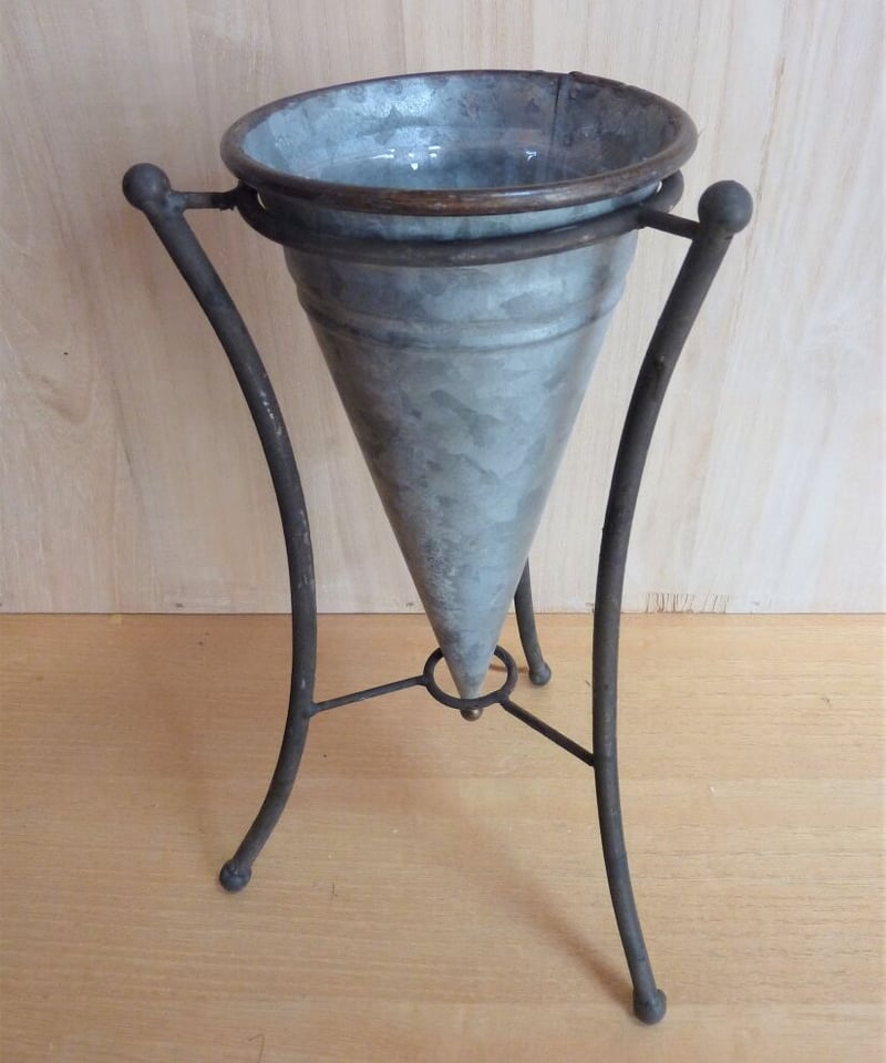 ペイントされた古いブリキの円筒形容器 ポットスタンド アンティーク 楽天市場】置き時計 おしゃれ アナログ ロボット ブリキ製