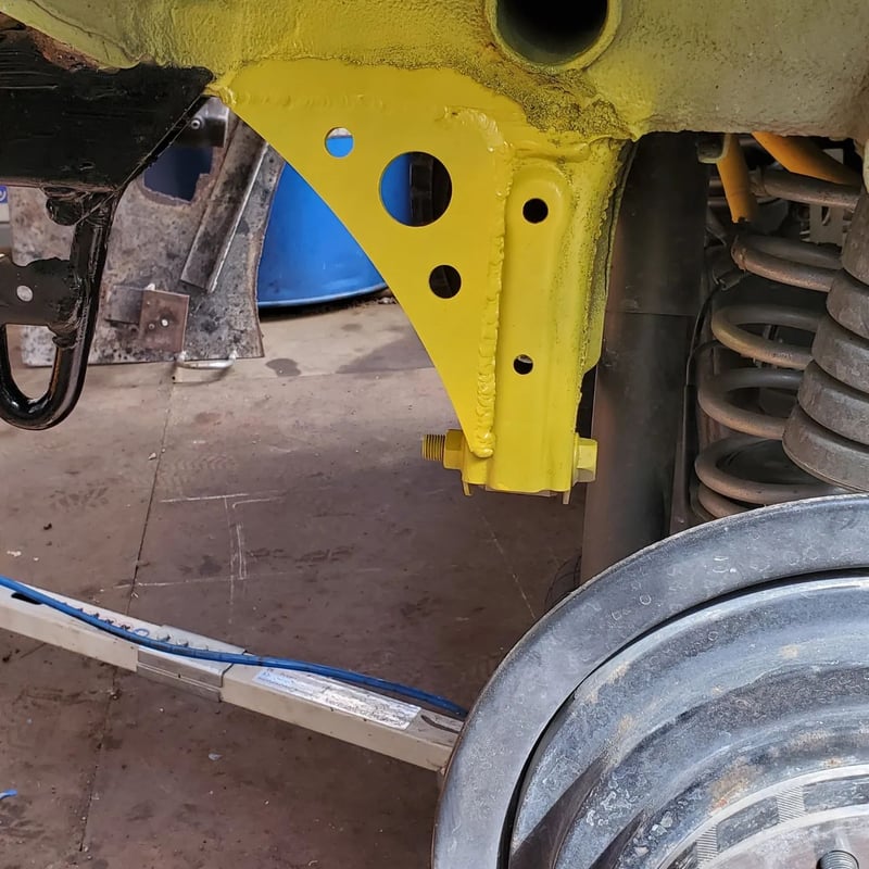 4×4エンジニアリング リアラテラル40mmアップブラケット  試着のみ sj-c06.jpg