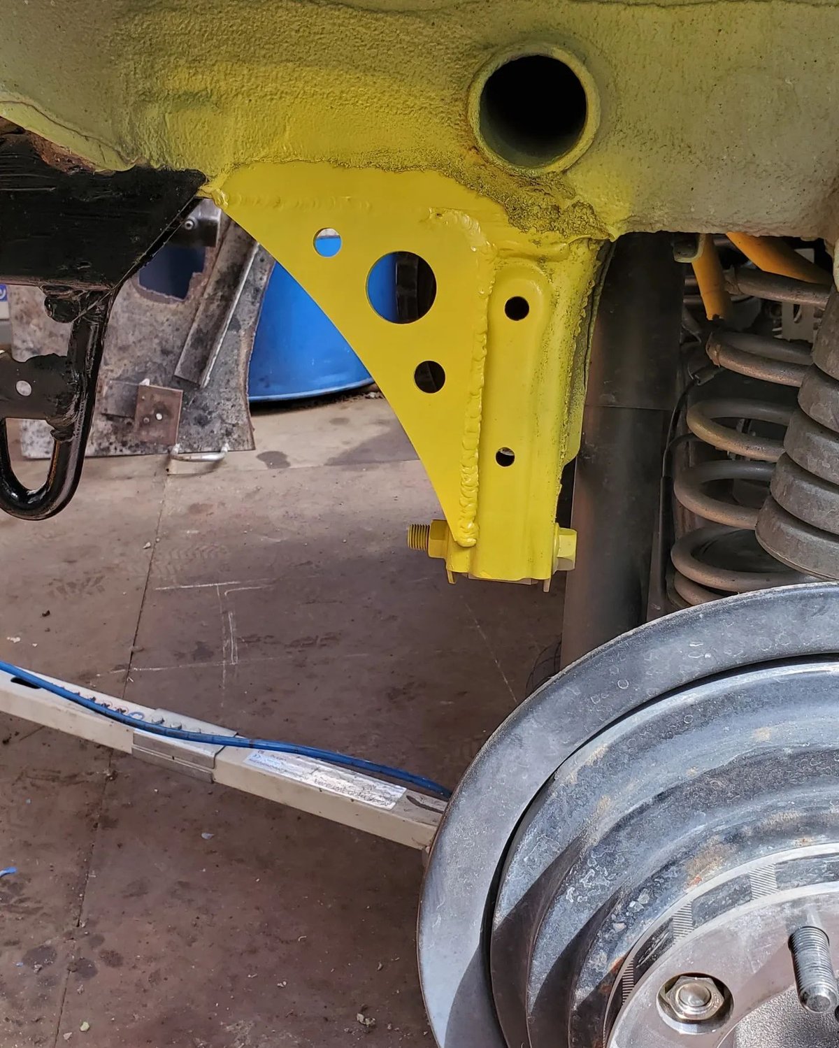 ラテラルロッドブラケット補強プレートJB64、74用 、JC74(リア用